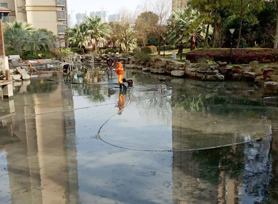 滨湖景观池淤泥清理